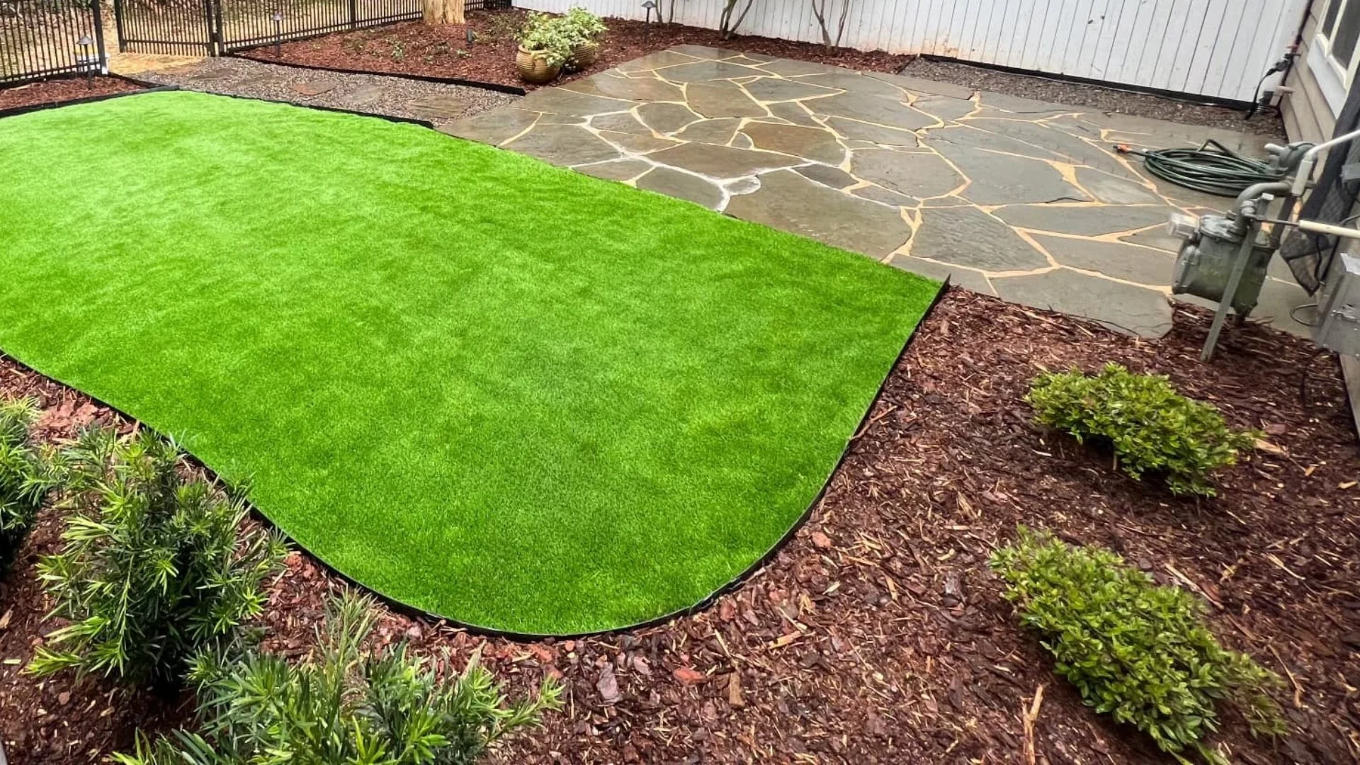 What to Do With Old Mulch When Adding a New Layer